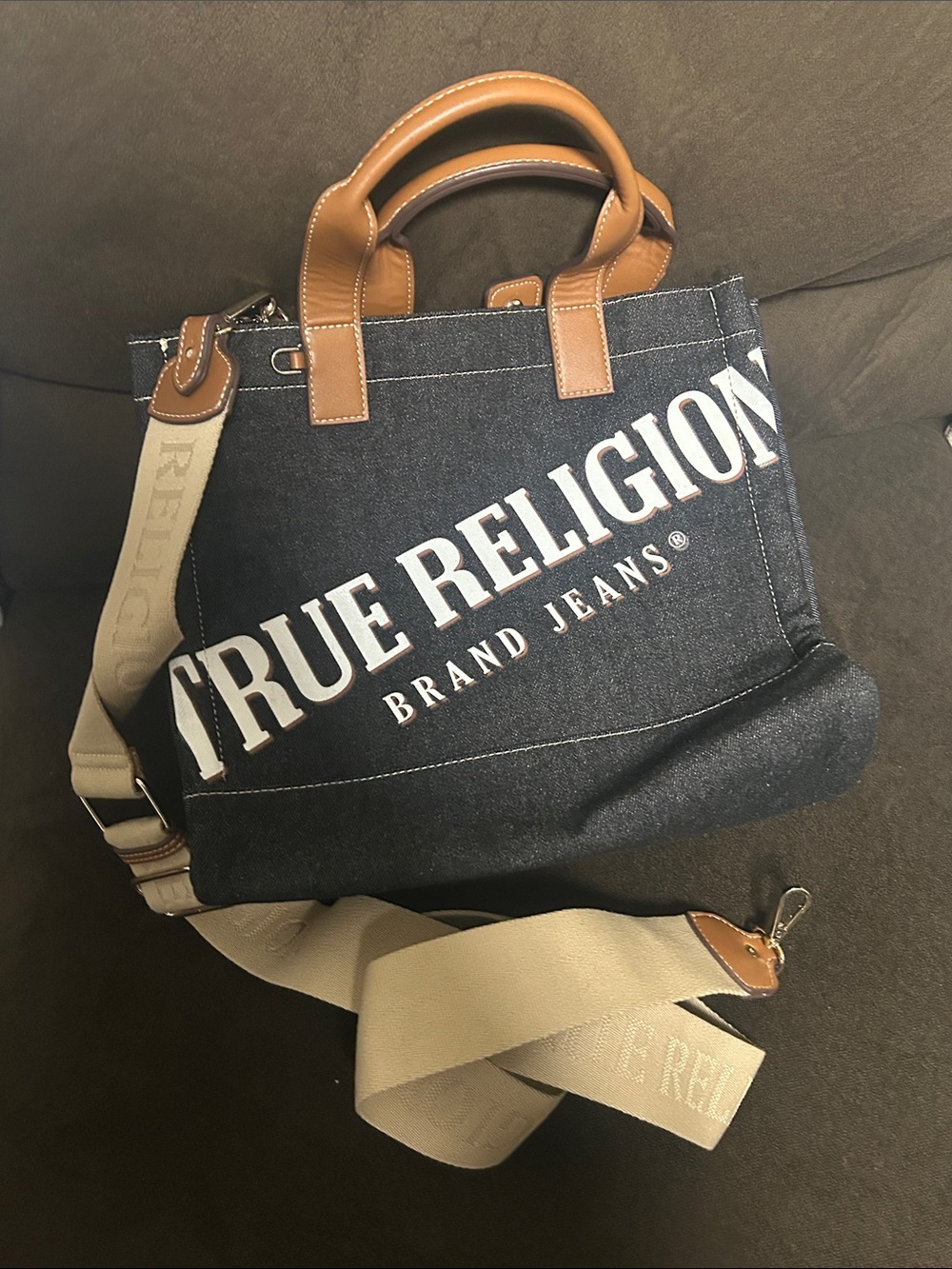 Medium Logo Denim Tote
True Religion